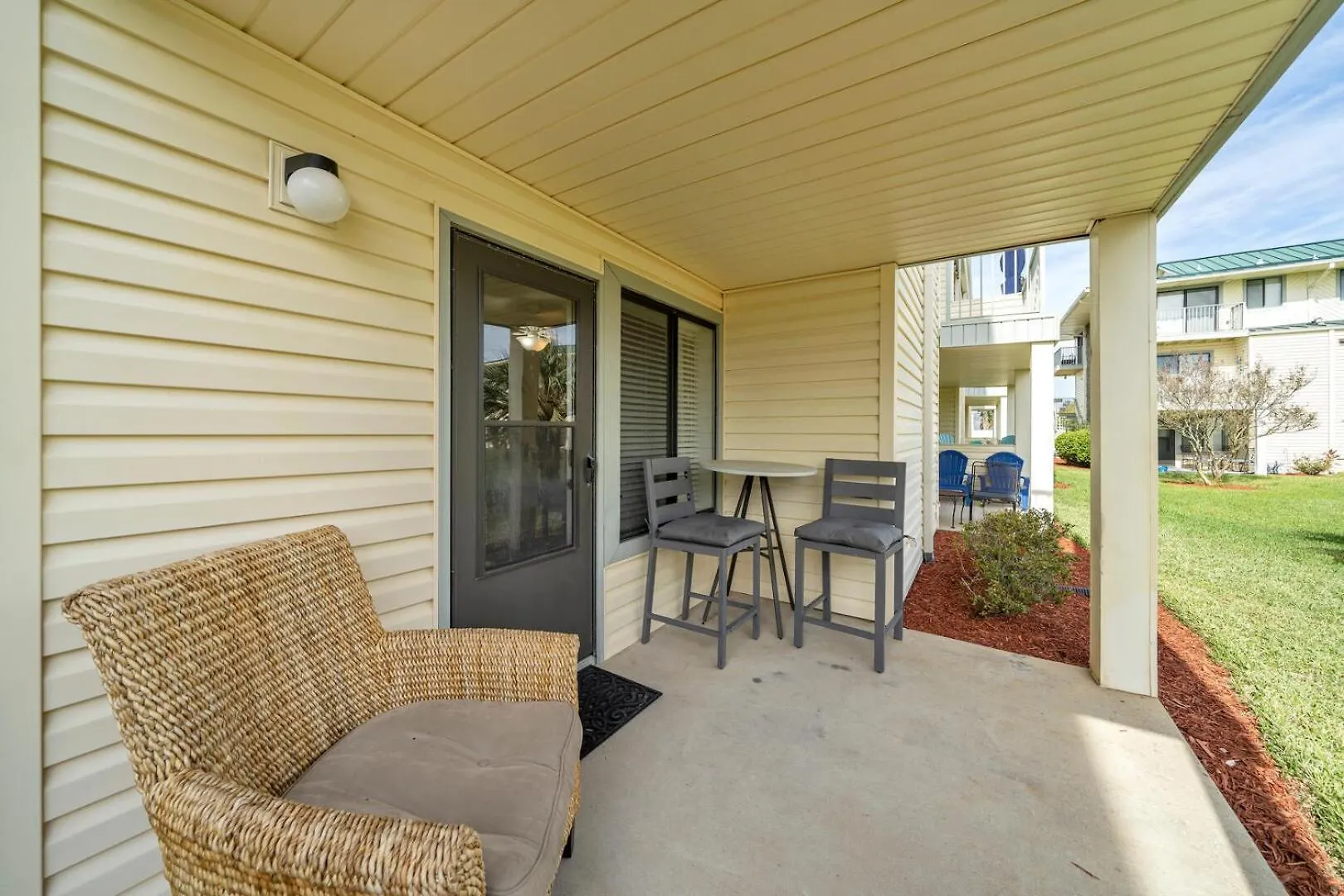 Sandprints II B-1 Sleeps 4 Close To Beach Destin Holiday home