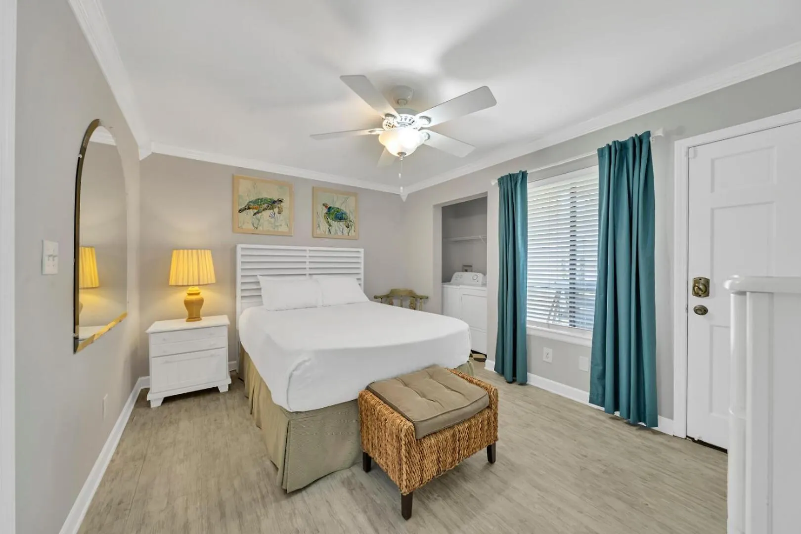 Sandprints II B-1 Sleeps 4 Close To Beach Destin 0*,  United States