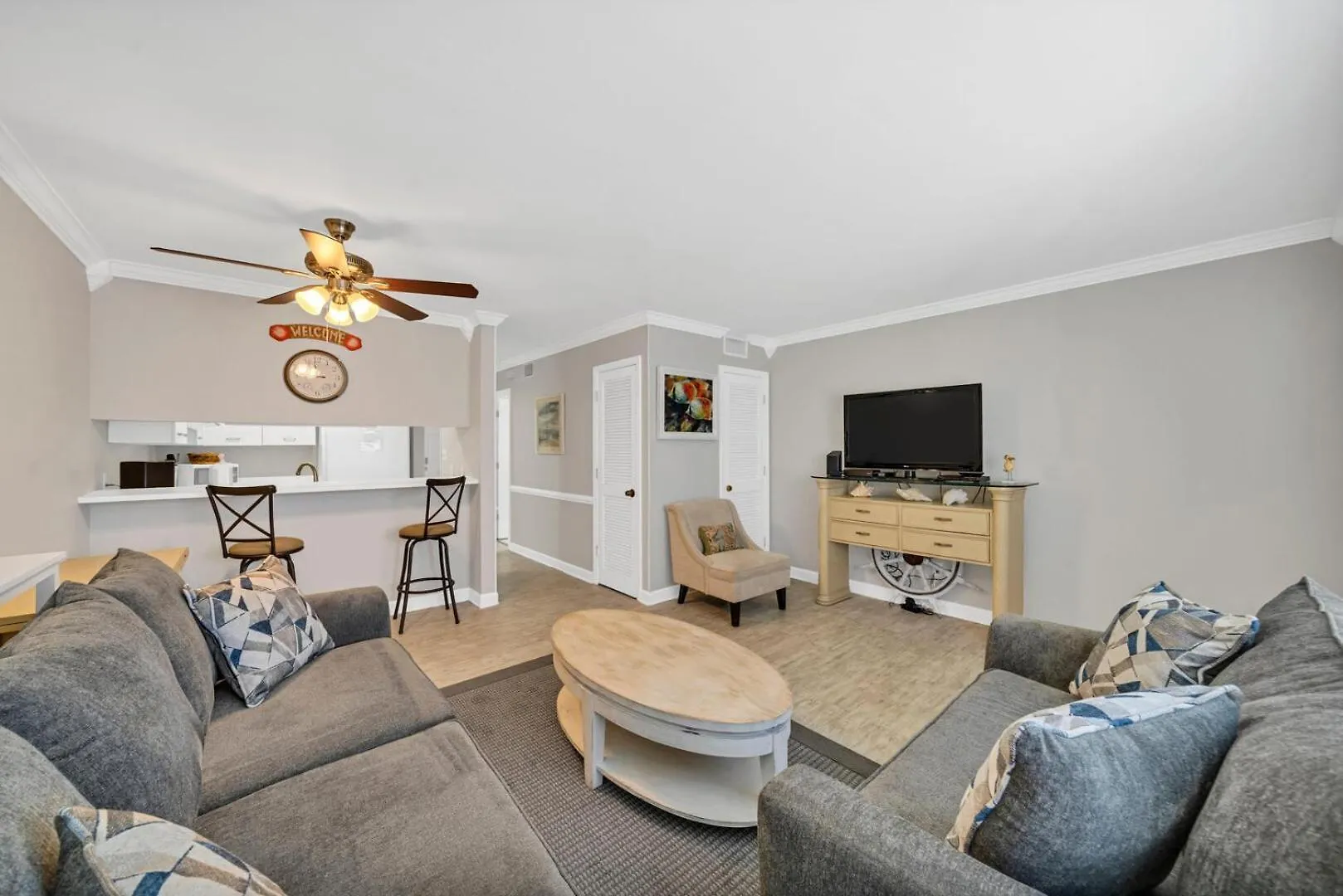 Sandprints II B-1 Sleeps 4 Close To Beach Destin